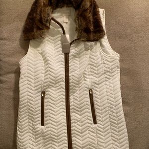 New Chico’s white vest with detachable collar sz 1